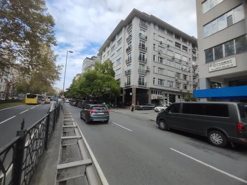 Şişli Satılık Ticari Gayrimenkul 250m²